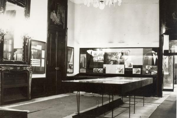 Miestnosť v Apponyiho paláci, súčasť historickej expozície v roku 1960