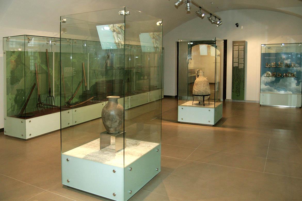 Pohľad do expozície Múzea vinohradníctva, Apponyiho palác 